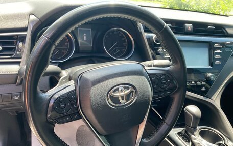 Toyota Camry, 2019 год, 2 700 000 рублей, 15 фотография