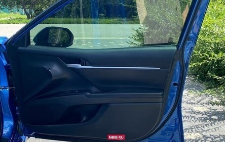 Toyota Camry, 2019 год, 2 700 000 рублей, 10 фотография