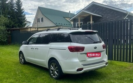 KIA Carnival III, 2019 год, 3 200 000 рублей, 2 фотография