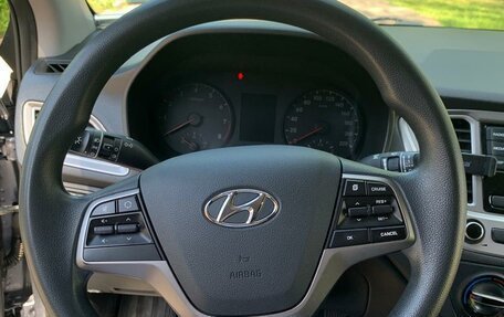 Hyundai Solaris II рестайлинг, 2019 год, 1 300 000 рублей, 6 фотография