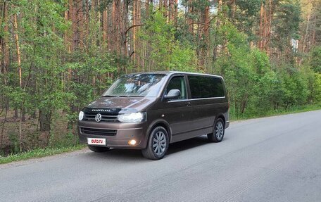 Volkswagen Multivan T5, 2010 год, 1 950 000 рублей, 2 фотография