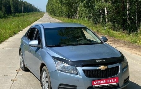 Chevrolet Cruze II, 2009 год, 580 000 рублей, 3 фотография