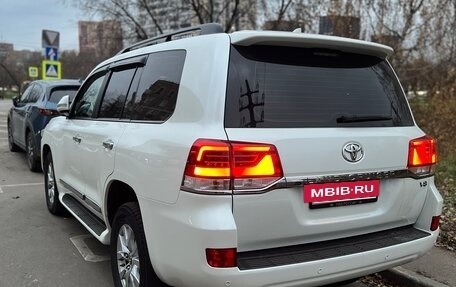 Toyota Land Cruiser 200, 2015 год, 5 200 000 рублей, 2 фотография