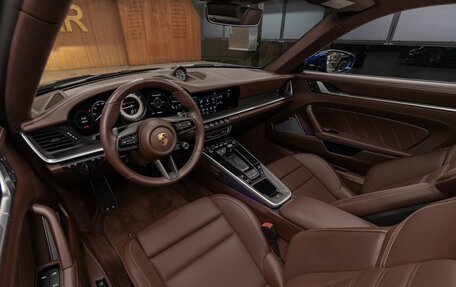 Porsche 911, 2021 год, 25 000 000 рублей, 17 фотография