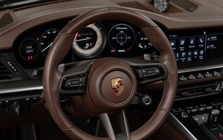 Porsche 911, 2021 год, 25 000 000 рублей, 18 фотография