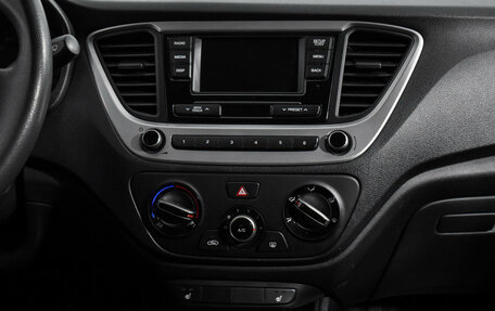 Hyundai Solaris II рестайлинг, 2017 год, 1 050 000 рублей, 14 фотография