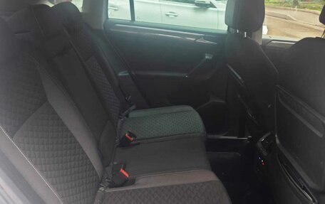 Volkswagen Tiguan II, 2018 год, 2 150 000 рублей, 3 фотография