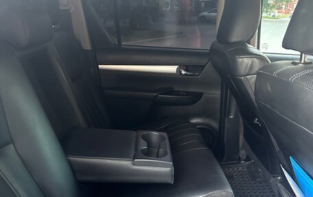 Toyota Hilux VII, 2015 год, 1 700 000 рублей, 17 фотография