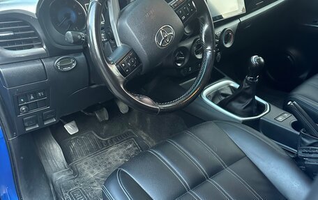 Toyota Hilux VII, 2015 год, 1 700 000 рублей, 18 фотография