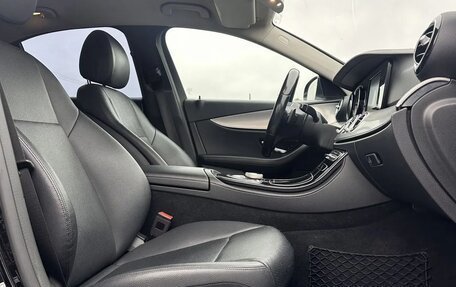 Mercedes-Benz E-Класс, 2020 год, 2 600 000 рублей, 13 фотография