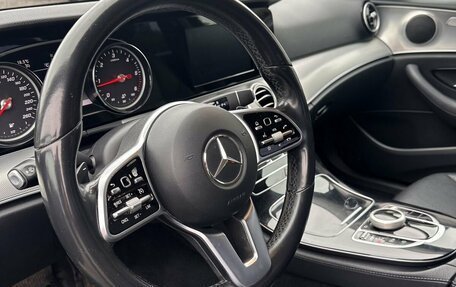 Mercedes-Benz E-Класс, 2020 год, 2 600 000 рублей, 15 фотография