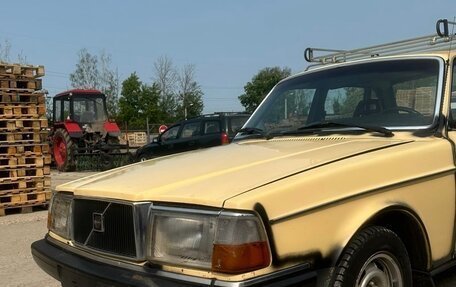 Volvo 240 Series, 1984 год, 290 000 рублей, 2 фотография