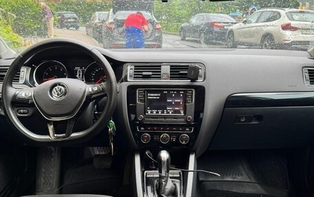 Volkswagen Jetta VI, 2018 год, 1 690 000 рублей, 3 фотография