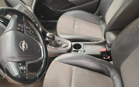 Opel Astra J, 2011 год, 650 000 рублей, 4 фотография