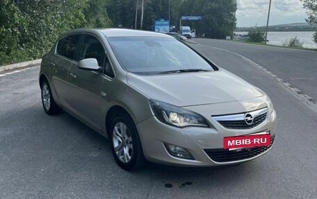 Opel Astra J, 2011 год, 650 000 рублей, 6 фотография