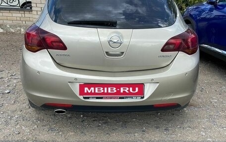 Opel Astra J, 2011 год, 650 000 рублей, 2 фотография