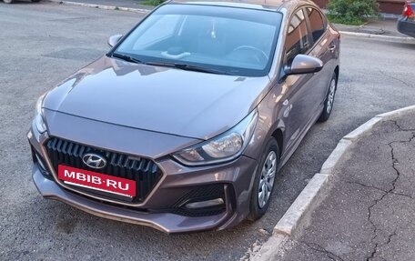 Hyundai Solaris II рестайлинг, 2019 год, 1 750 000 рублей, 2 фотография
