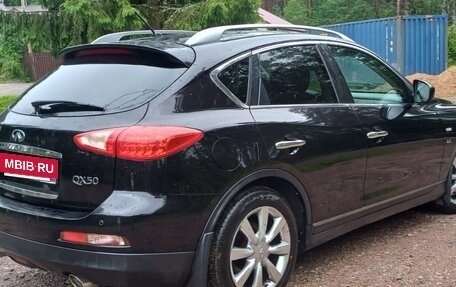 Infiniti QX50 I рестайлинг, 2015 год, 1 830 000 рублей, 4 фотография