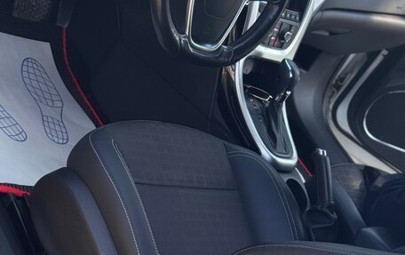 Opel Astra J, 2013 год, 14 фотография