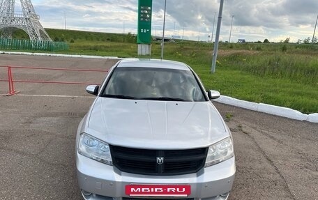 Dodge Avenger II рестайлинг, 2007 год, 700 000 рублей, 2 фотография