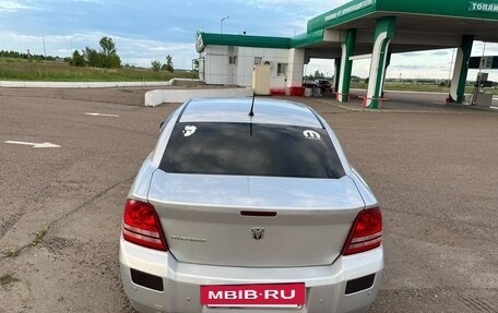 Dodge Avenger II рестайлинг, 2007 год, 700 000 рублей, 7 фотография