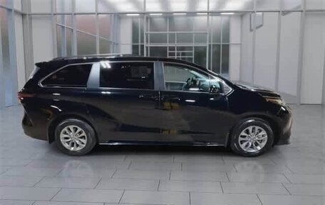 Toyota Sienna, 2022 год, 5 271 889 рублей, 3 фотография
