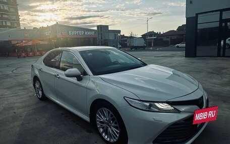 Toyota Camry, 2020 год, 3 050 000 рублей, 2 фотография