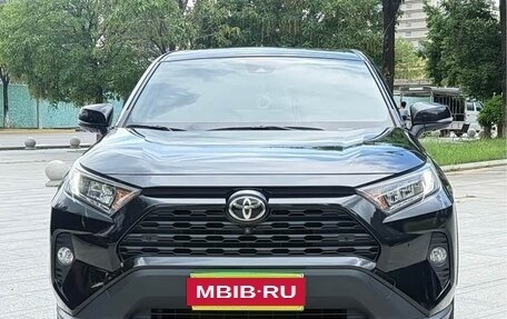 Toyota RAV4, 2021 год, 2 200 008 рублей, 2 фотография