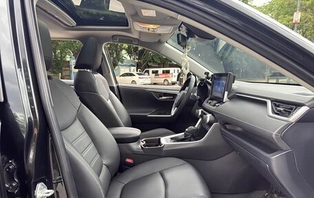 Toyota RAV4, 2021 год, 2 200 008 рублей, 19 фотография
