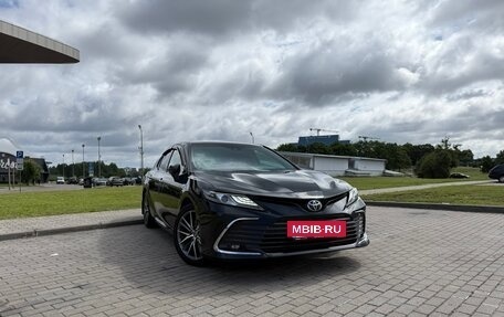 Toyota Camry, 2022 год, 3 390 000 рублей, 3 фотография
