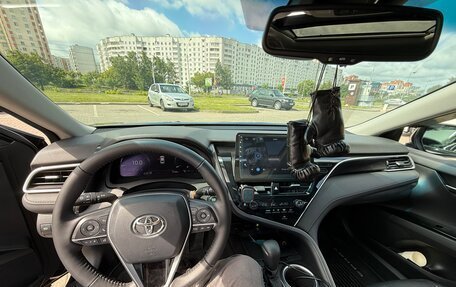 Toyota Camry, 2022 год, 3 390 000 рублей, 6 фотография