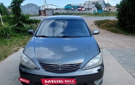 Toyota Camry V40, 2004 год, 900 000 рублей, 2 фотография