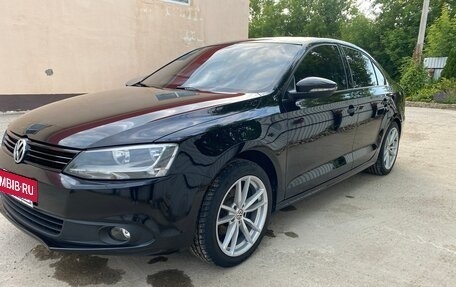 Volkswagen Jetta VI, 2012 год, 1 050 000 рублей, 5 фотография