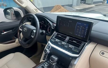 Toyota Land Cruiser, 2025 год, 10 950 000 рублей, 6 фотография