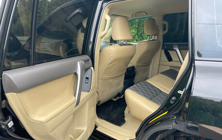 Toyota Land Cruiser Prado 150 рестайлинг 2, 2015 год, 3 980 000 рублей, 11 фотография