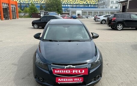 Chevrolet Cruze II, 2010 год, 650 000 рублей, 3 фотография