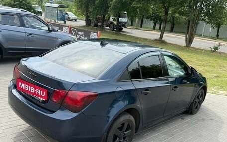 Chevrolet Cruze II, 2010 год, 650 000 рублей, 4 фотография
