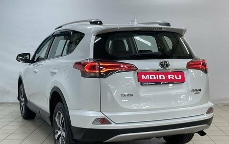Toyota RAV4, 2018 год, 2 385 000 рублей, 6 фотография