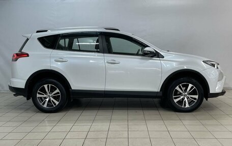 Toyota RAV4, 2018 год, 2 385 000 рублей, 9 фотография