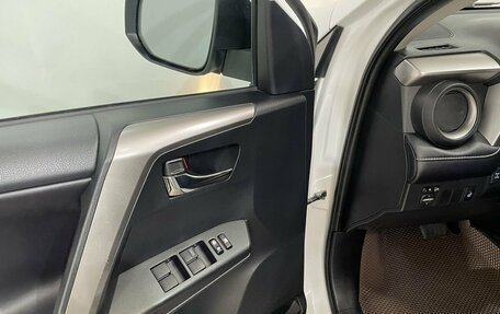 Toyota RAV4, 2018 год, 2 385 000 рублей, 20 фотография
