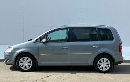 Volkswagen Touran III, 2010 год, 845 000 рублей, 4 фотография