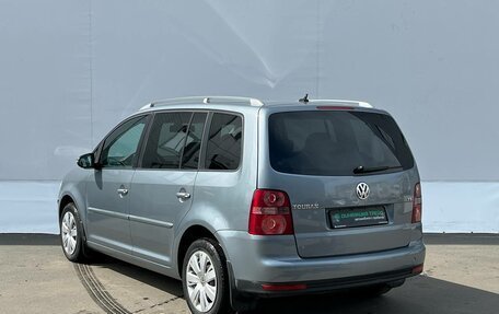 Volkswagen Touran III, 2010 год, 845 000 рублей, 6 фотография