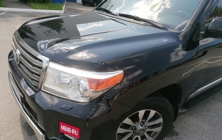 Toyota Land Cruiser 200, 2014 год, 3 899 999 рублей, 2 фотография