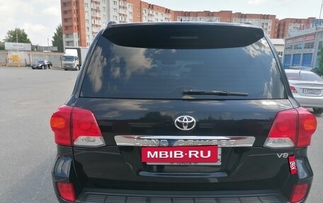 Toyota Land Cruiser 200, 2014 год, 3 899 999 рублей, 7 фотография