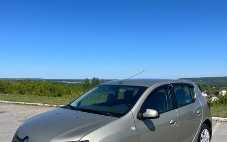 Renault Sandero II рестайлинг, 2015 год, 615 000 рублей, 1 фотография