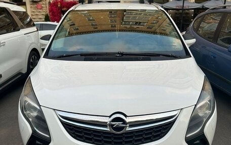 Opel Zafira C рестайлинг, 2014 год, 1 100 000 рублей, 1 фотография