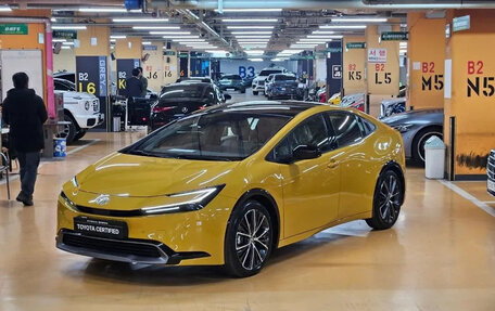 Toyota Prius IV XW50, 2024 год, 4 270 000 рублей, 1 фотография