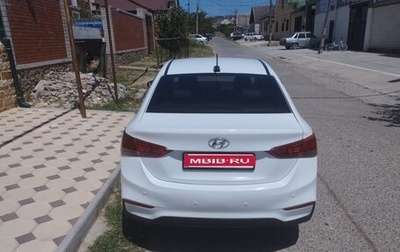Hyundai Solaris II рестайлинг, 2018 год, 900 000 рублей, 1 фотография