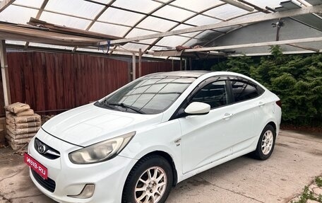 Hyundai Solaris II рестайлинг, 2011 год, 465 000 рублей, 1 фотография