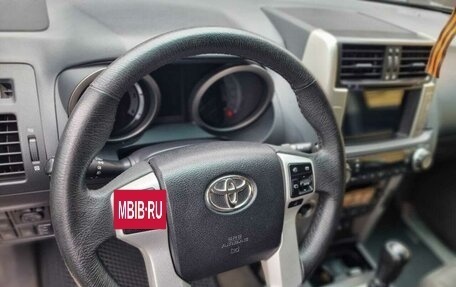 Toyota Land Cruiser Prado 150 рестайлинг 2, 2010 год, 2 460 000 рублей, 9 фотография